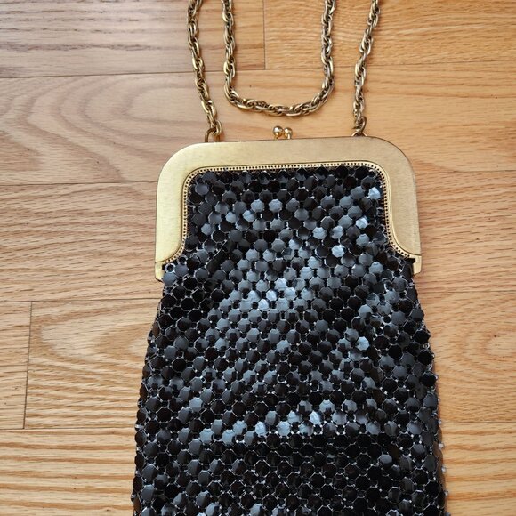 WHITING&DAVIC.CO  VINTAGE BLACK AND GOLD EVENING MESH BAG. - Picture 2 of 9